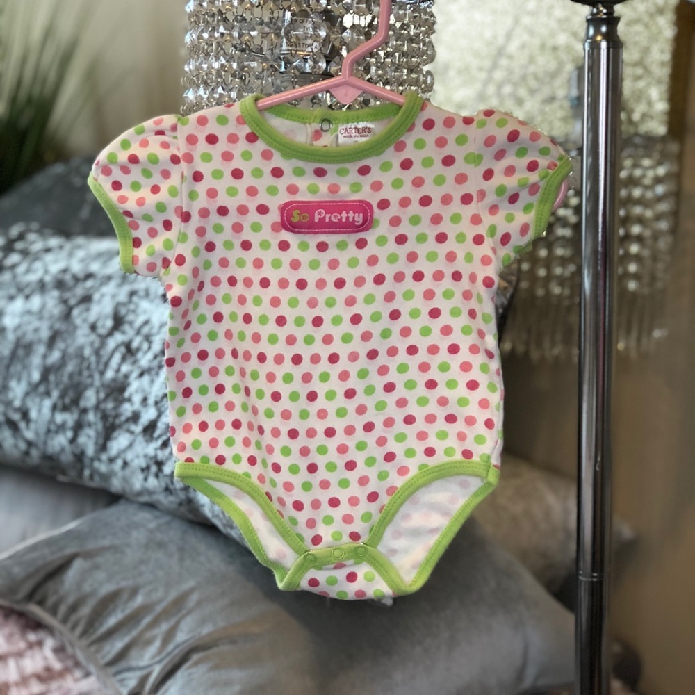 CARTER’S “So pretty Onesie”
